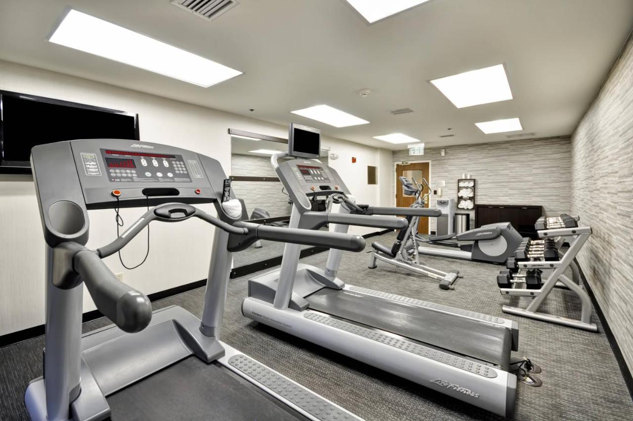 Courtyard By Marriott Jacksonville Airport/ Northeast Екстериор снимка