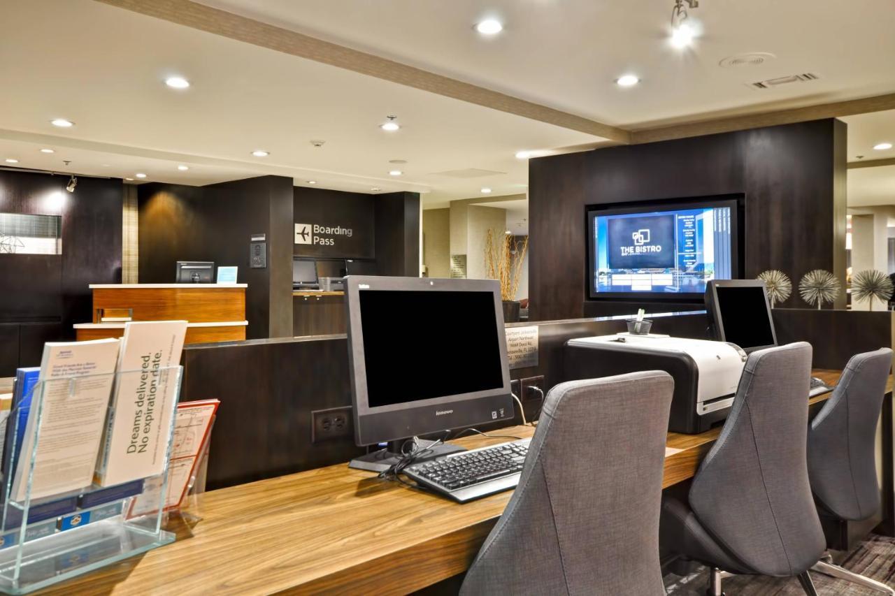 Courtyard By Marriott Jacksonville Airport/ Northeast Екстериор снимка