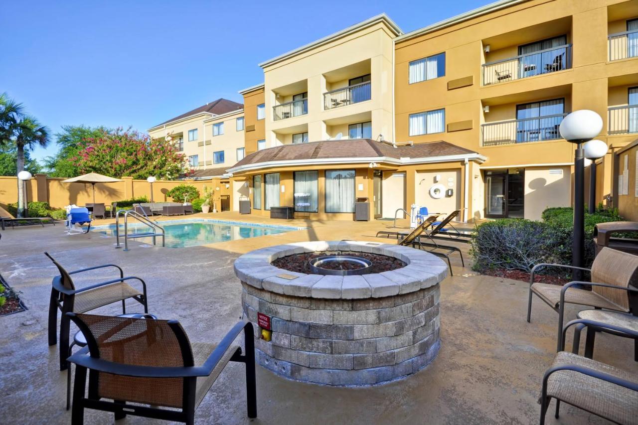 Courtyard By Marriott Jacksonville Airport/ Northeast Екстериор снимка