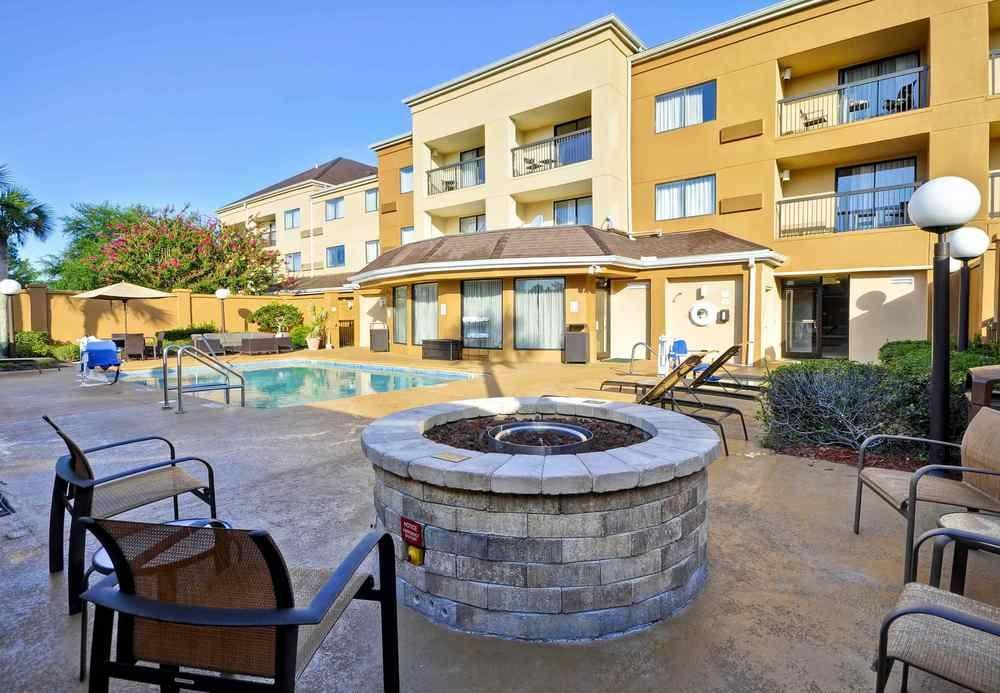 Courtyard By Marriott Jacksonville Airport/ Northeast Екстериор снимка