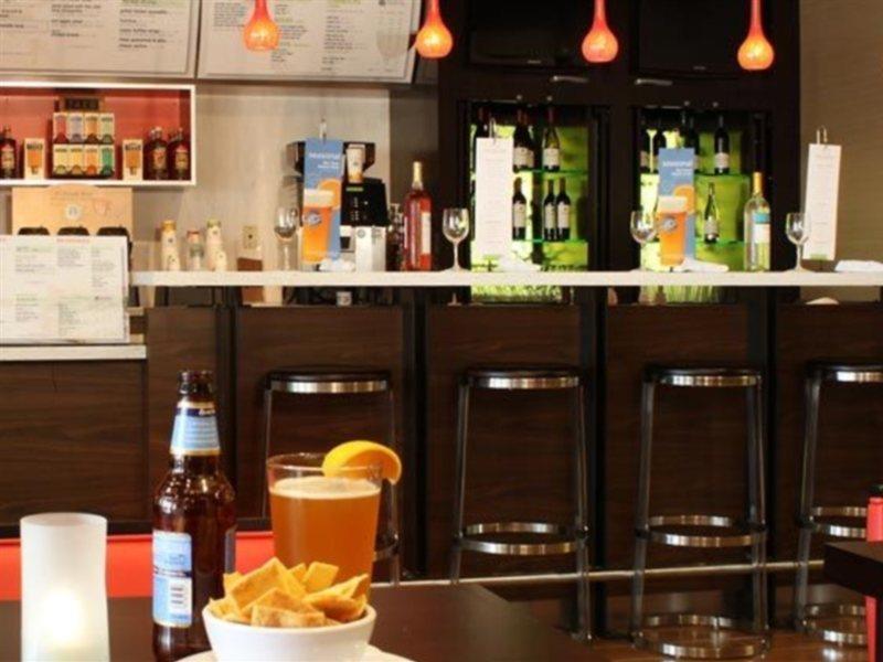 Courtyard By Marriott Jacksonville Airport/ Northeast Екстериор снимка