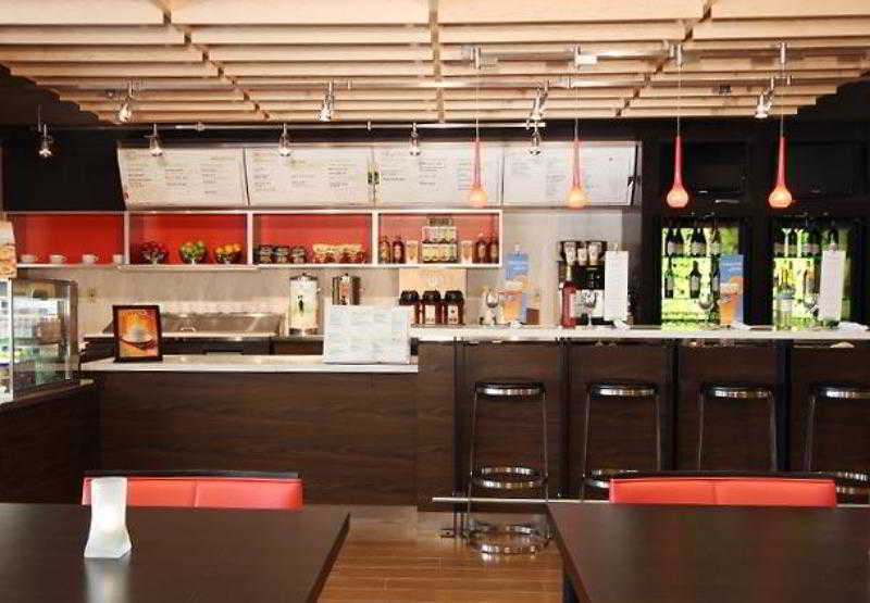 Courtyard By Marriott Jacksonville Airport/ Northeast Екстериор снимка