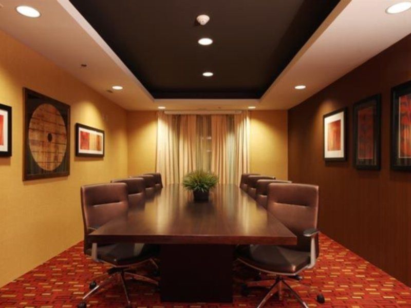 Courtyard By Marriott Jacksonville Airport/ Northeast Екстериор снимка