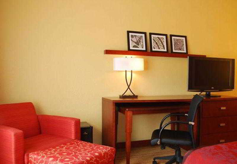 Courtyard By Marriott Jacksonville Airport/ Northeast Екстериор снимка