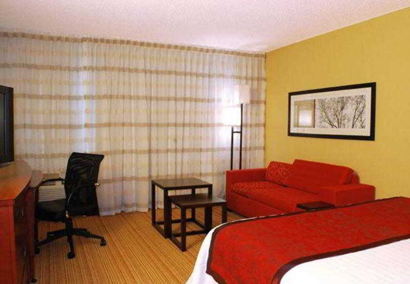 Courtyard By Marriott Jacksonville Airport/ Northeast Екстериор снимка
