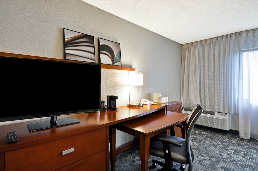 Courtyard By Marriott Jacksonville Airport/ Northeast Екстериор снимка