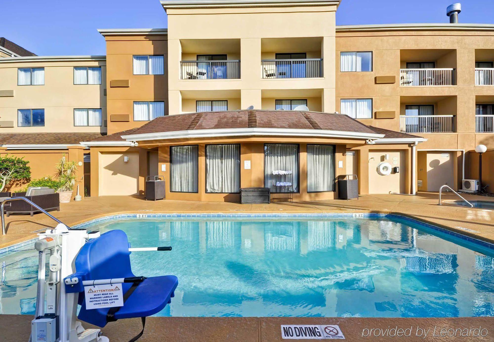 Courtyard By Marriott Jacksonville Airport/ Northeast Екстериор снимка